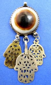 Pendentif amulette, Tunisie, vers 1900. (c) Tel-Aviv, collection famille Gross